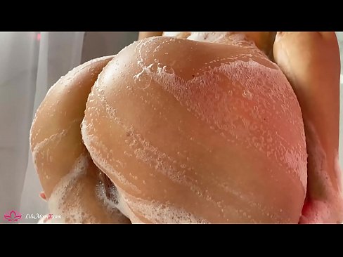 ❤️ Brunette شاور میں شدید orgasm کے لئے وائبریٹر کے ساتھ بلی میں مشت زنی کرتی ہے۔ ❤❌ ہم پر ur.tvmarket.top ️❤